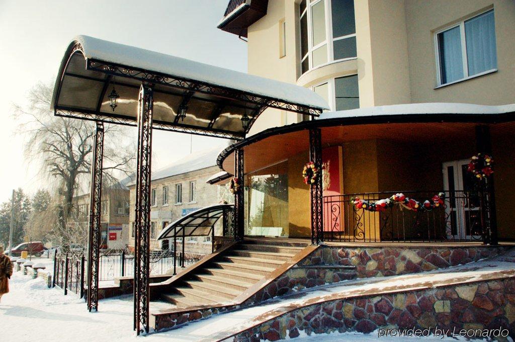Optima Pochayiv Hotel Pochaiv Exterior photo